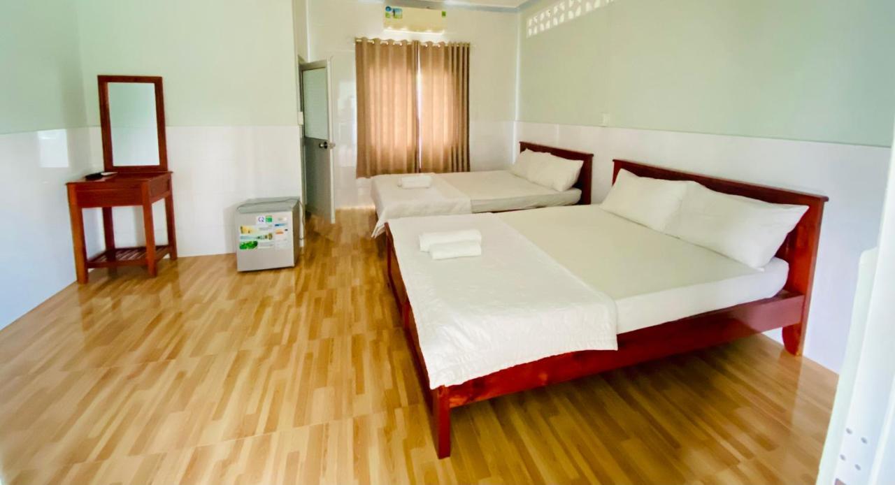 Nha Nghi Y Vy Bed & Breakfast Фу Куок Екстериор снимка